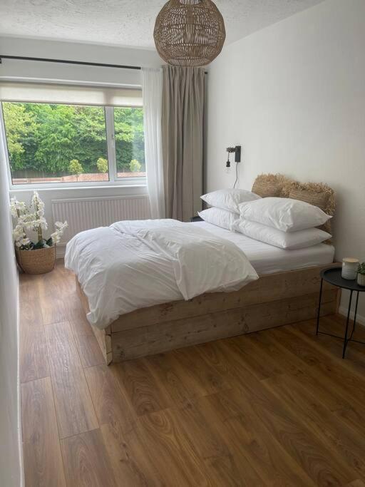 Stylish Apartment With Stunning Views Chislet Exterior photo